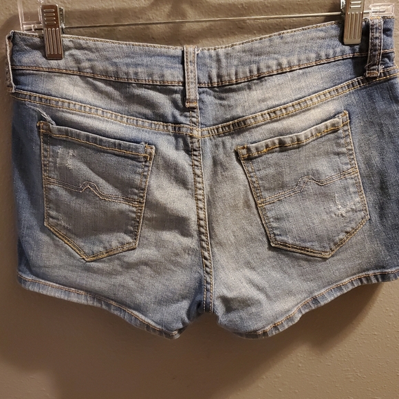 Arizona Shorts - Picture 2 of 6